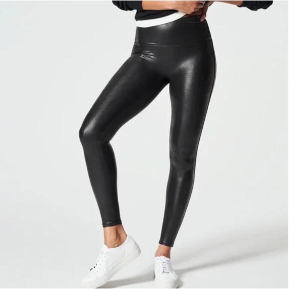 SPANX Faux Leather Leggings in Black Small - Picture 1 of 7